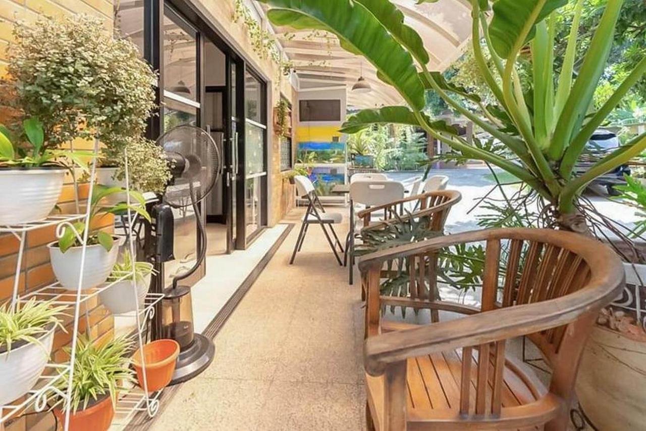 فندق Reddoorz Near Rs Mitra Keluarga ديبوك المظهر الخارجي الصورة